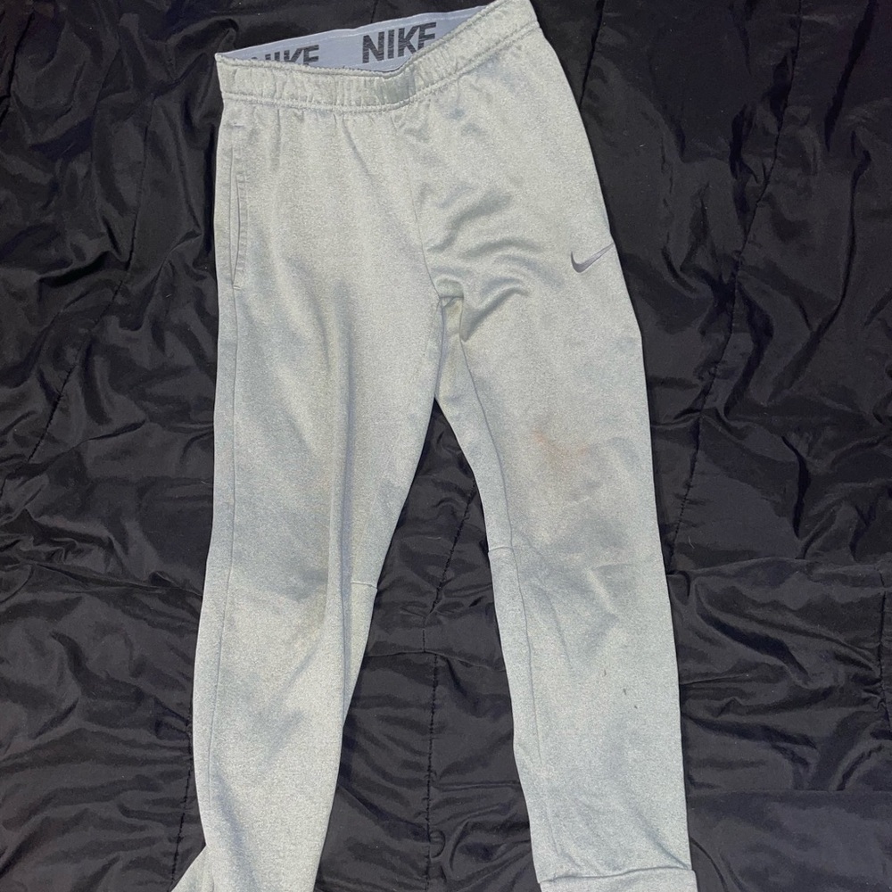 Gray Nike Therma-Fit Joggers size:small